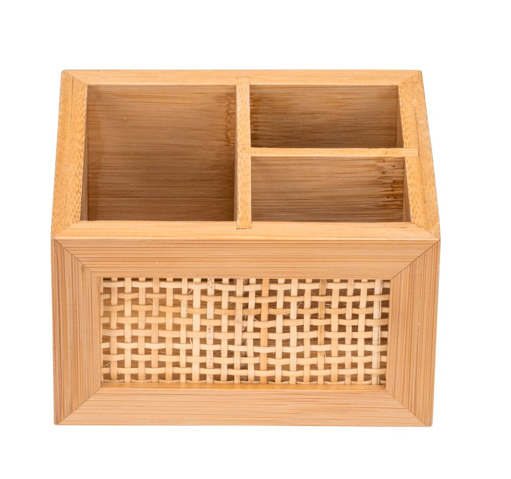 Badorganiser Allegre med rom bambus og rotting i boho-inspirert baderom