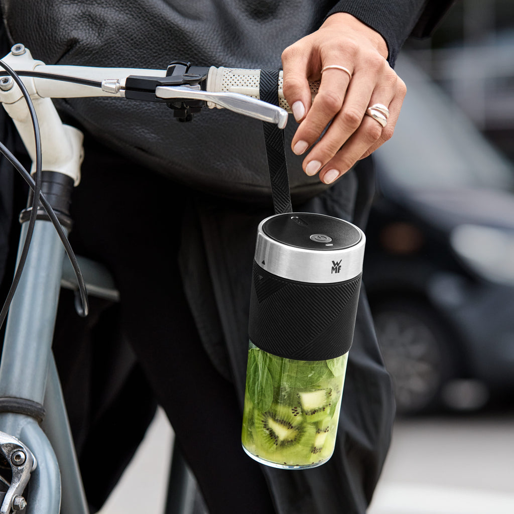 Bærbar smoothieblender 0,3 L tritan oppladbar 50W WMF nærbilde av beholder