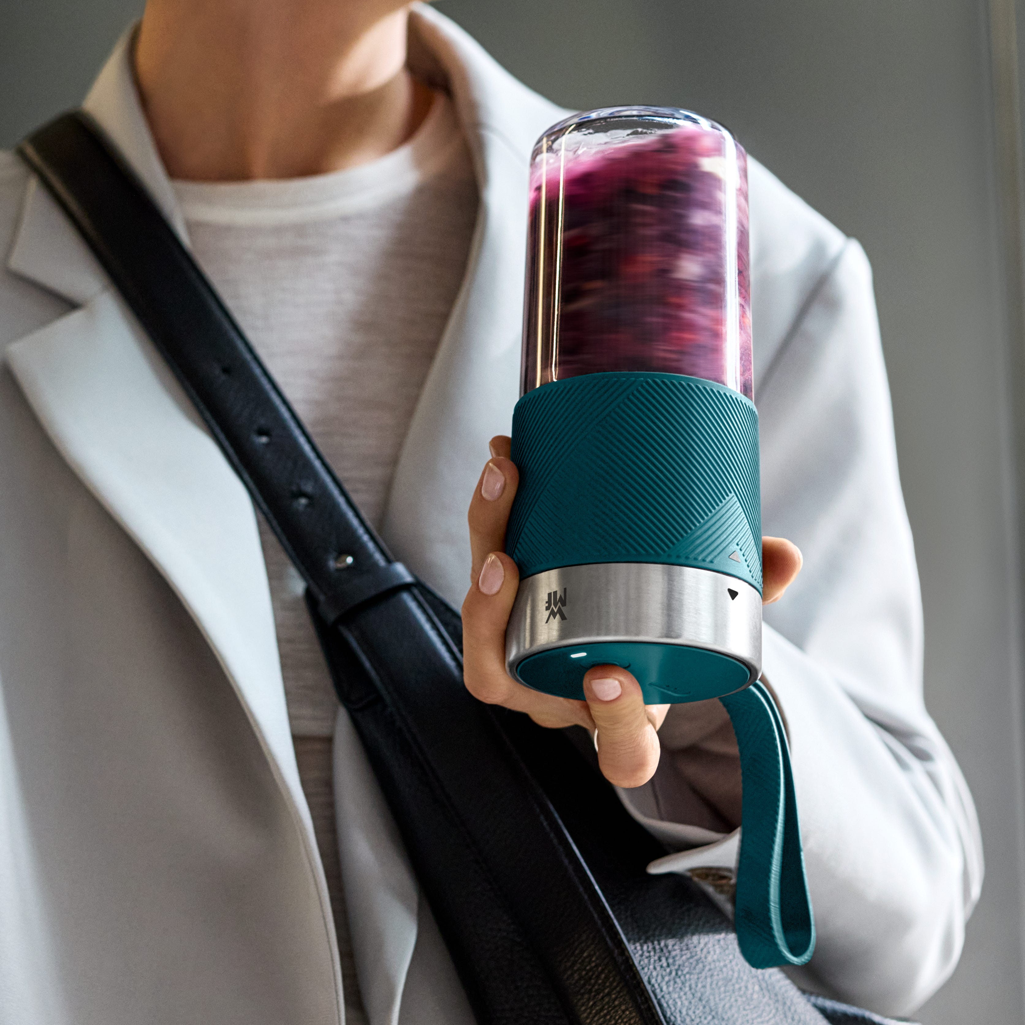Bærbar smoothieblender 0,3 L tritan oppladbar petrol - WMF med lokk