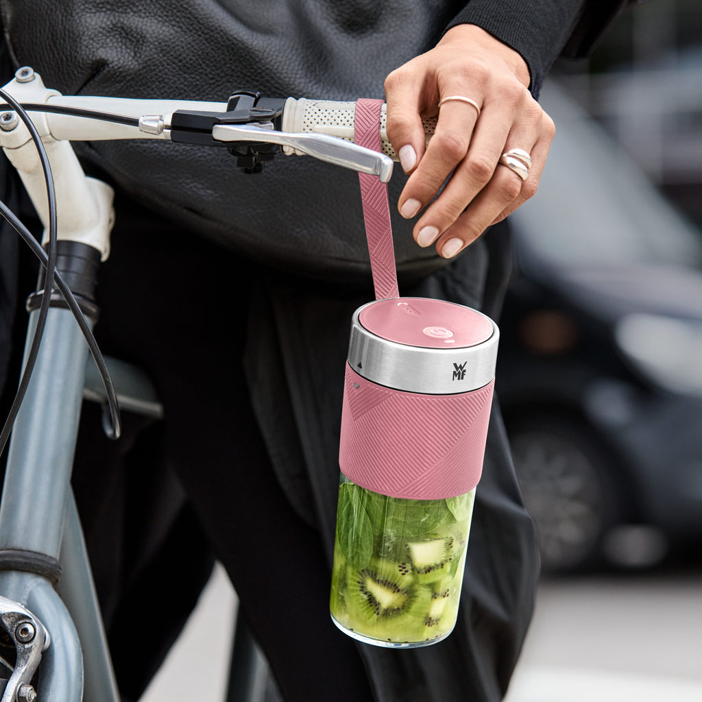 Bærbar smoothieblender 0,3 L tritan oppladbar rosa nærbilde av beholder