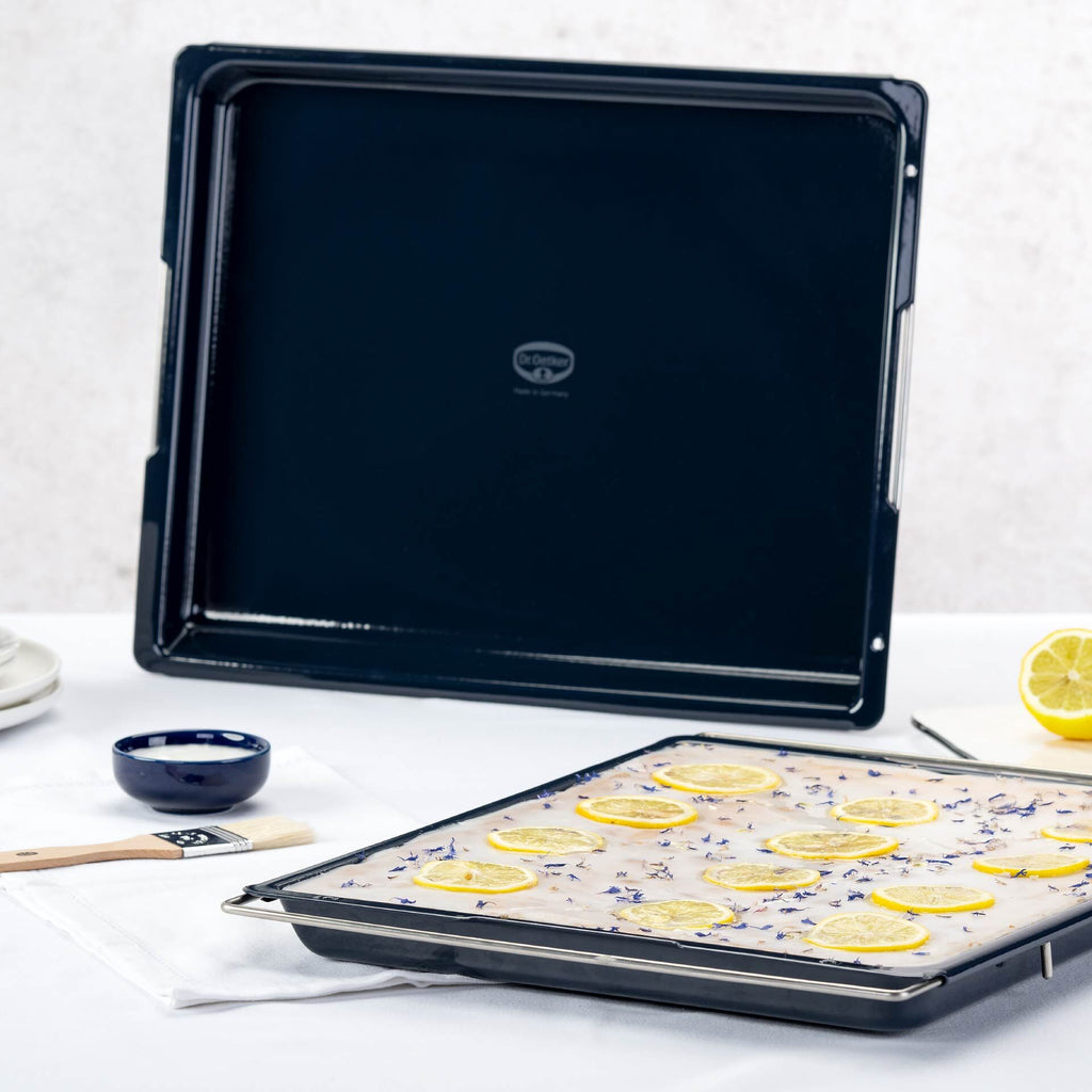 Detalj av Bakeplate justerbar emaljert 33×41-53 cm PFAS-fri