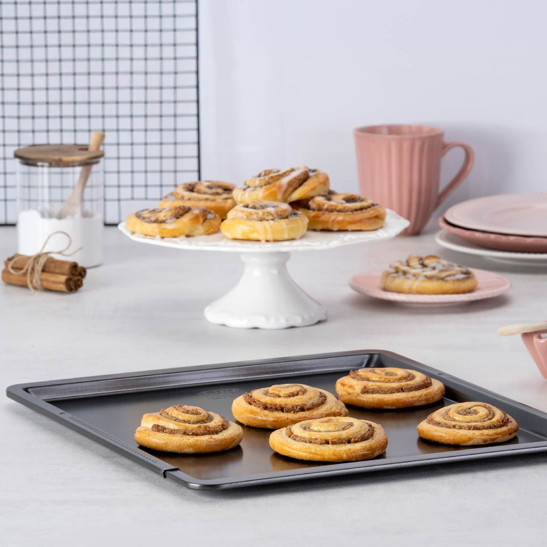 Bakeplate uttrekkbar 33-52 cm non-stick PFAS-fri Dr. Oetker bakside