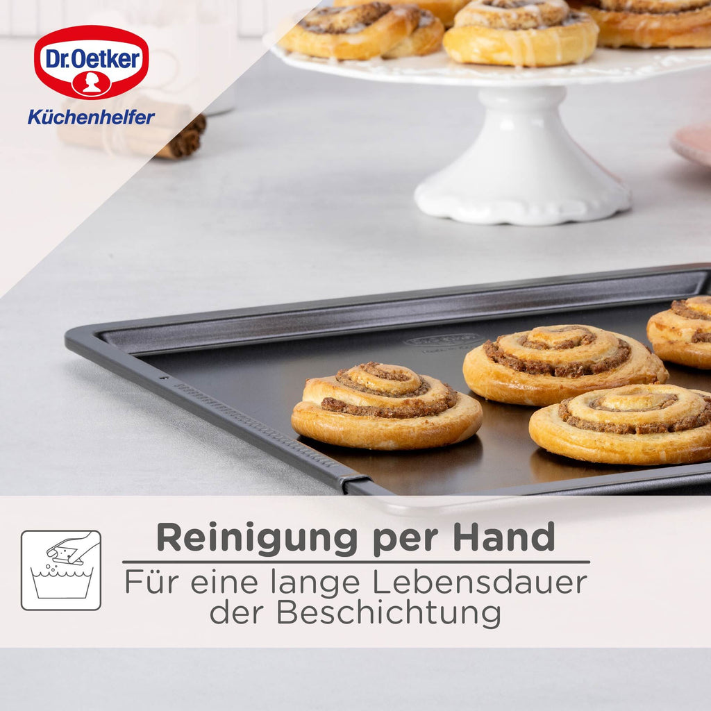 Bakeplate uttrekkbar 33-52 cm non-stick PFAS-fri Dr. Oetker i bruk med kjeks