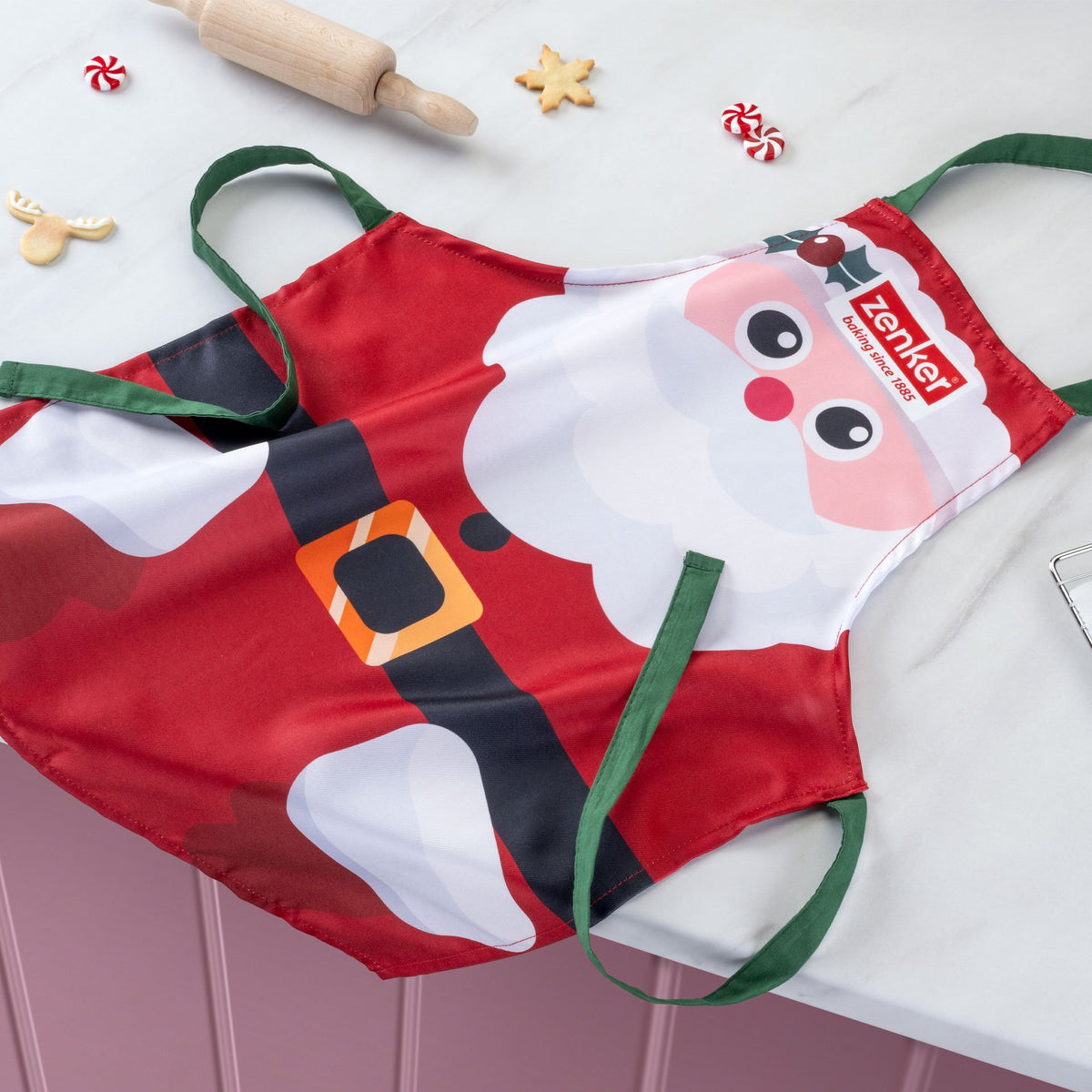 Barneforkle The Christmas Candy Shop rød 58×45 cm - Zenker sett bakfra med knytebånd