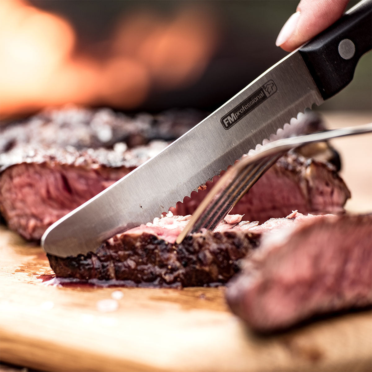 Biffkniv 10 cm bølgeslipt rustfritt stål - FMprofessional bakside
