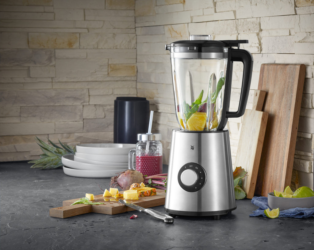 Blender 1,8 L glass 1400W Kult Pro - WMF montert på kjøkkenbenk