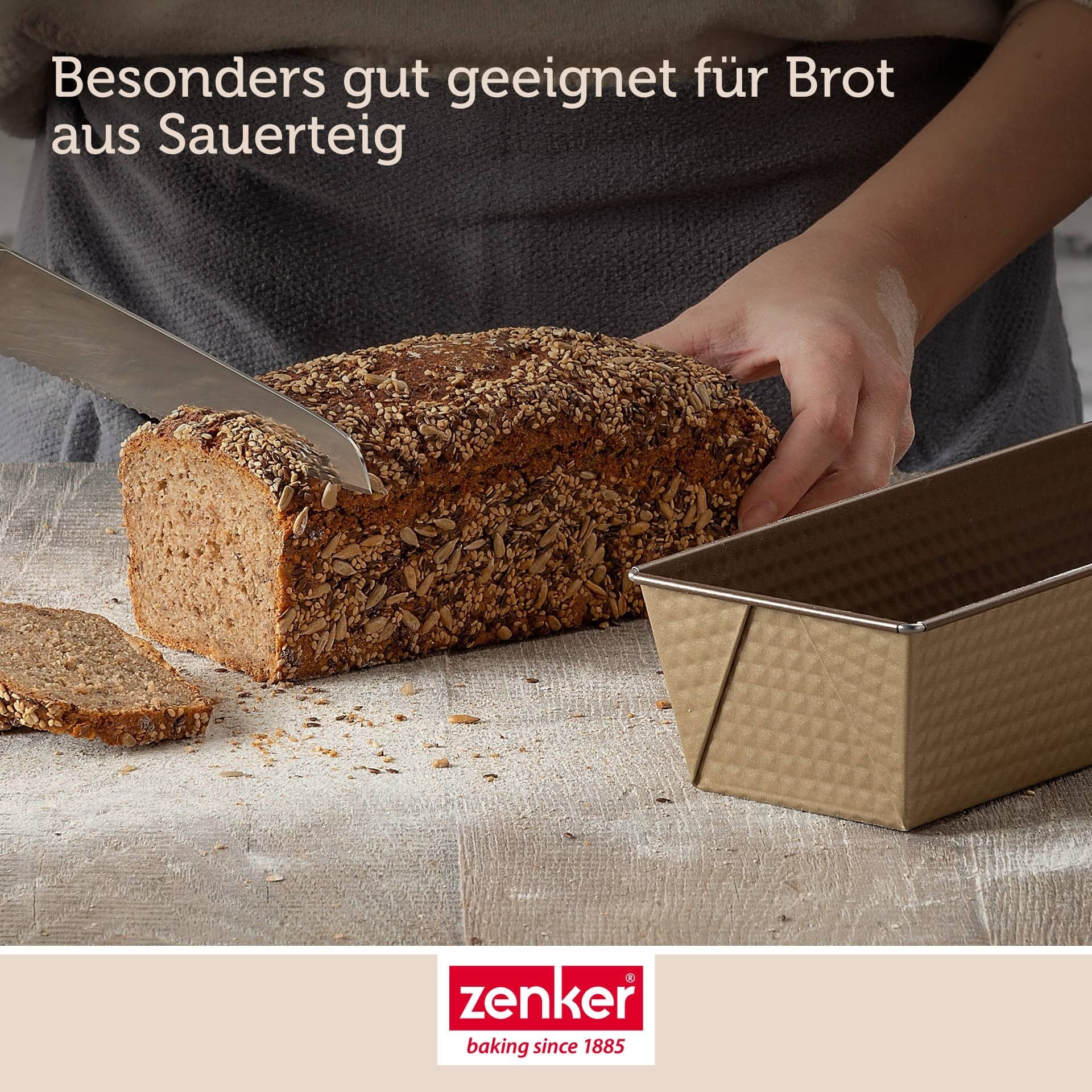 Brødform riflet non-stick 30,5 cm Mojave Gold - Zenker med brød