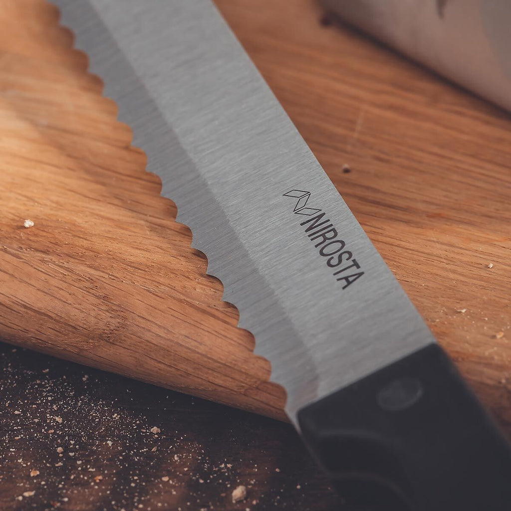 Brødkniv 20 cm bølgeslipt rustfritt stål - Nirosta montert