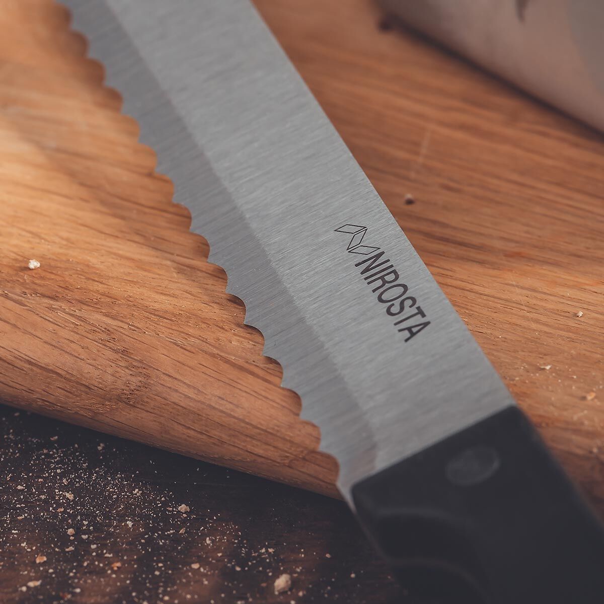 Brødkniv 20 cm bølgeslipt rustfritt stål - Nirosta montert