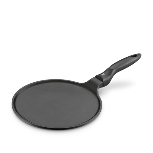 Crêpepanne 27 cm non-stick med deigfordeler og spade - WMF forfra