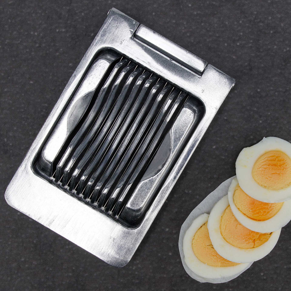 Detalj av ståldråter på Eggdeler aluminium 13x8,5 cm med ståltråder