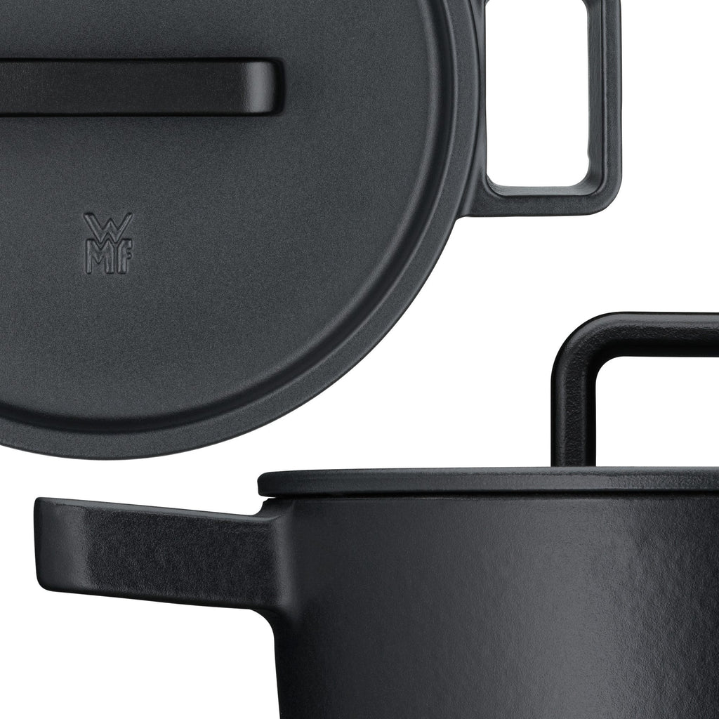 Flavour stekegryte støpejern 22 cm svart 4,3 L med lokk på kokeplate