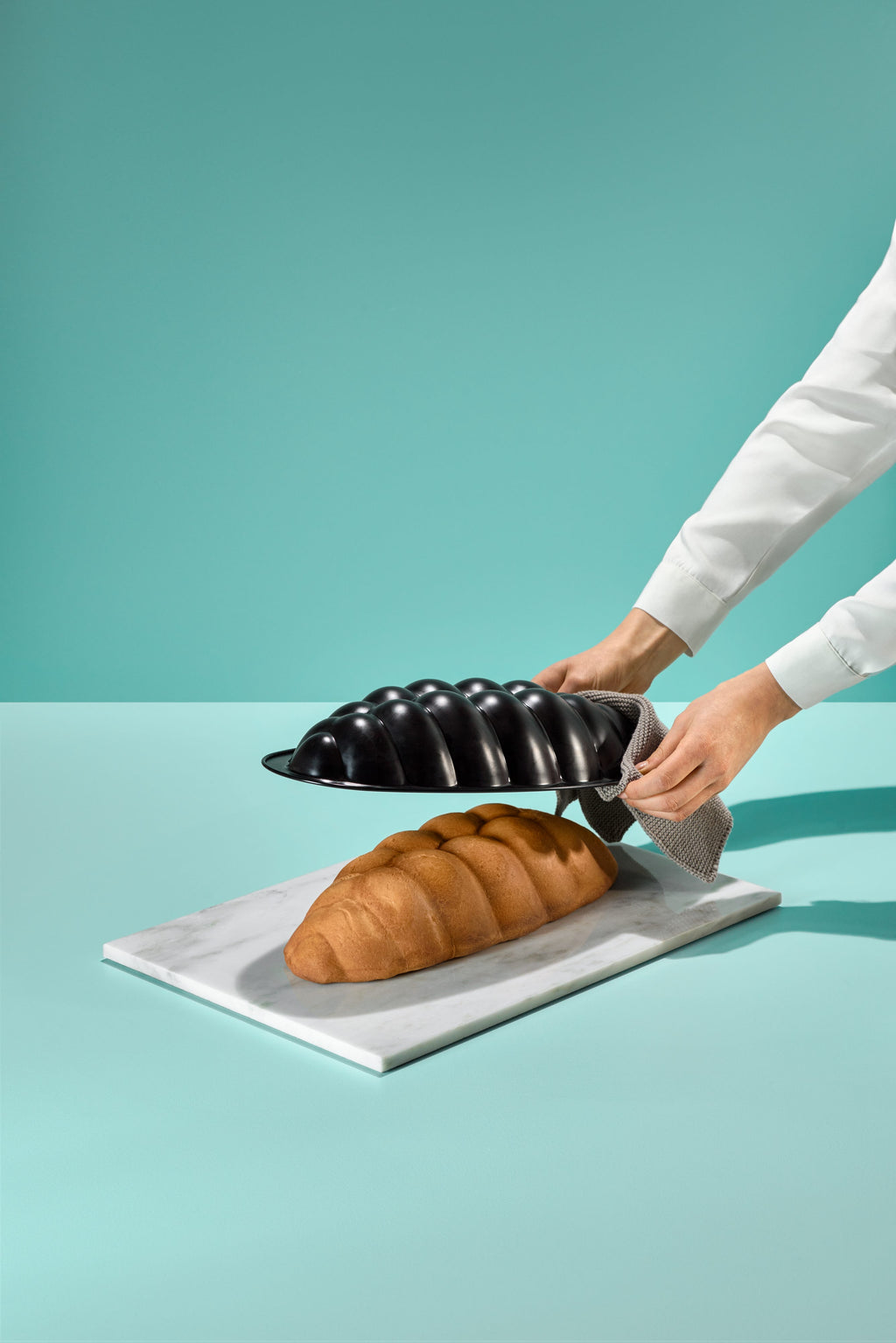 Detalj av non-stick-belegget på Flettbrødform 38 cm non-stick - Kaiser