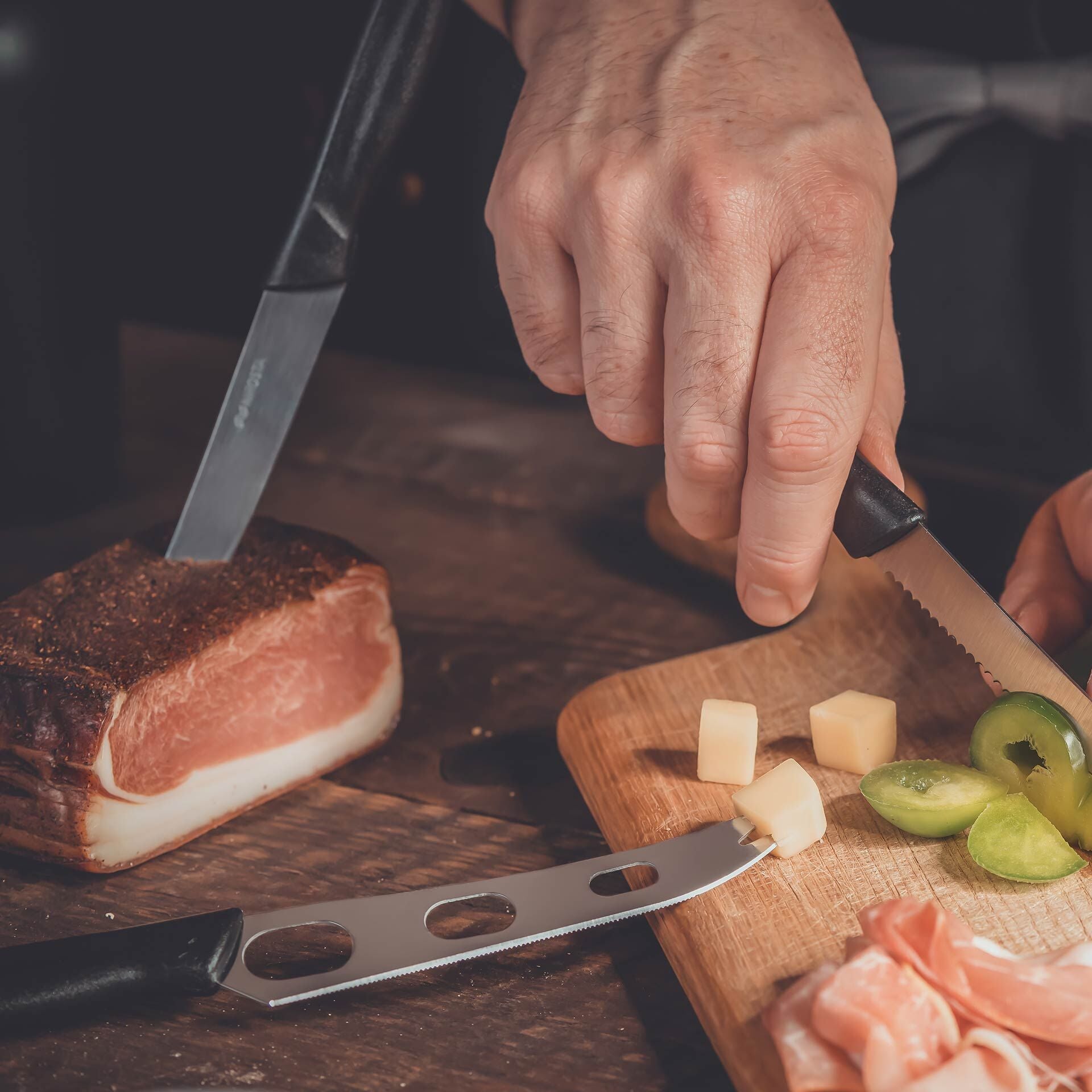 Nærbilde av svart håndtak på Frokostkniv 21 cm svart rustfritt stål - Nirosta