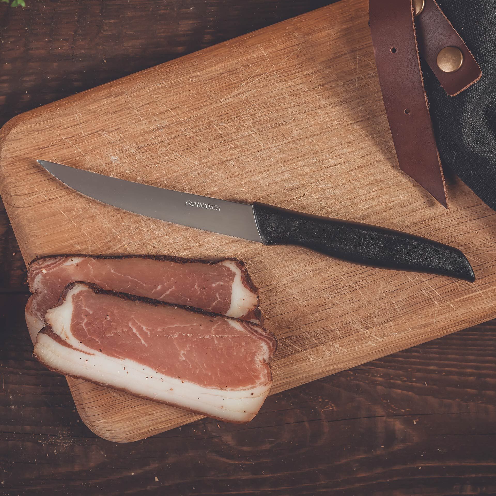 Frokostkniv 21 cm svart rustfritt stål - Nirosta montert på skjærefjøl