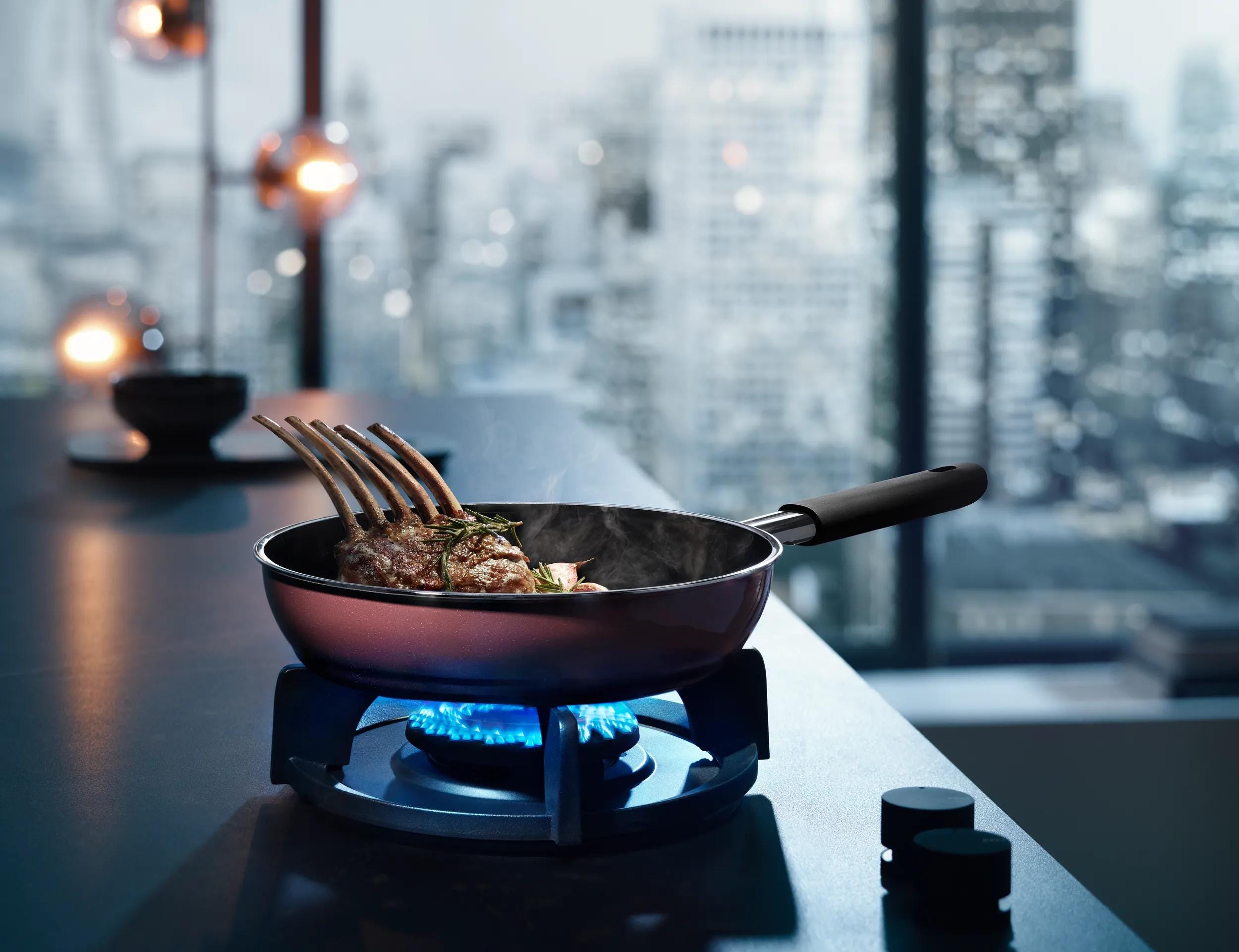 Fusiontec Mineral stekepanne 24 cm non-stick rose quartz sideprofil