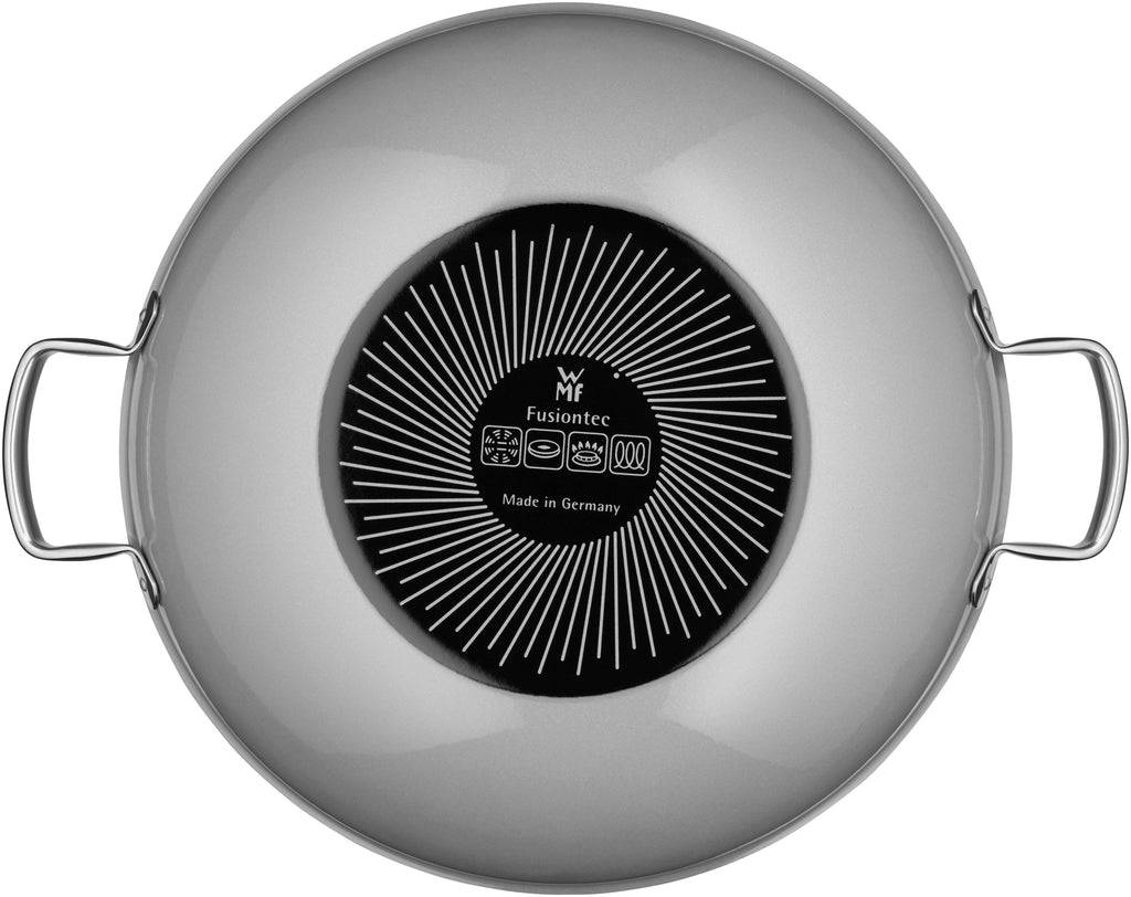 Detalj av håndtak på Fusiontec Mineral wokpanne 36 cm med glasslokk Platinum