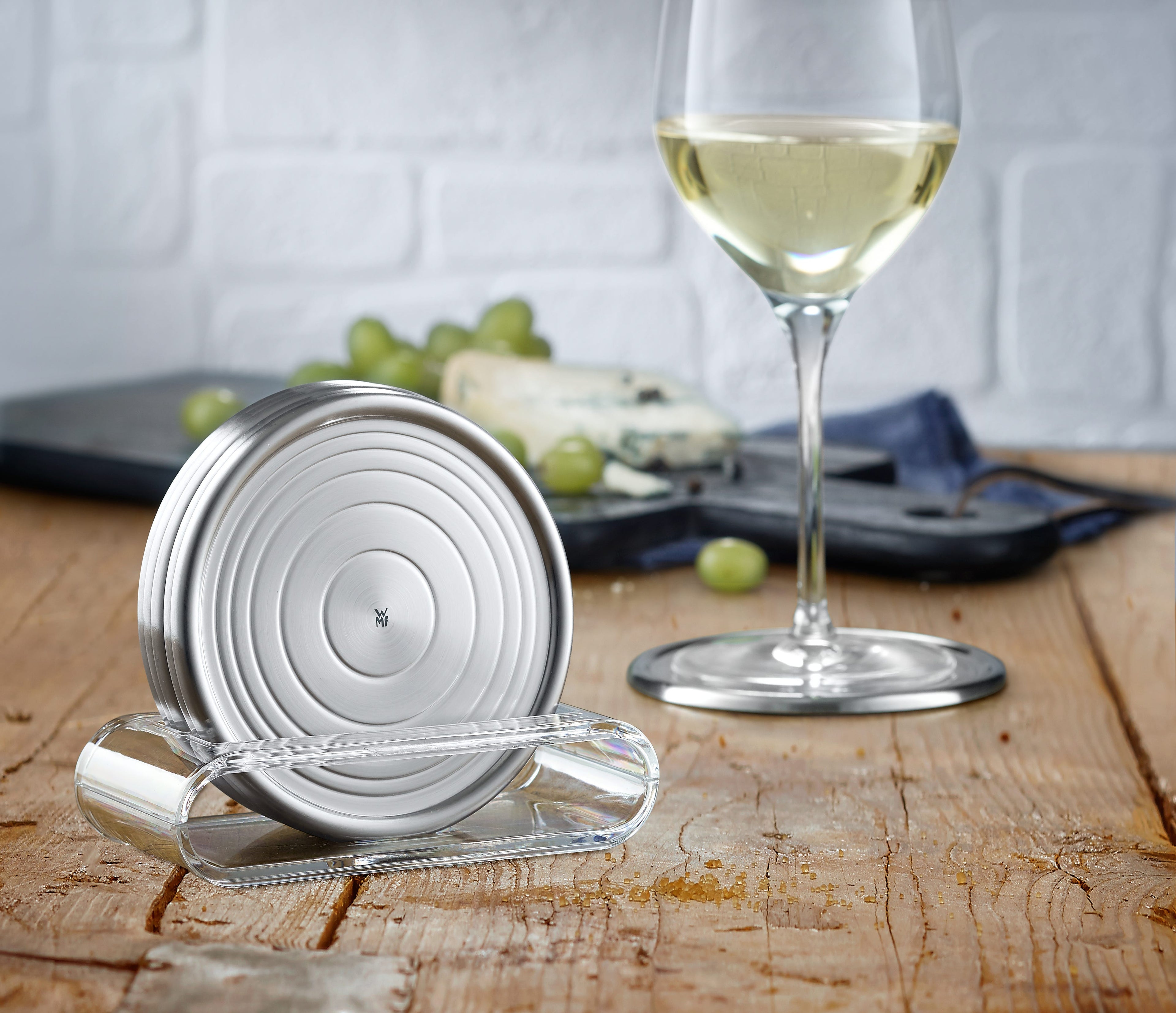 Glassbrikker sett 6-delt rustfritt stål med holder - WMF montert på bord