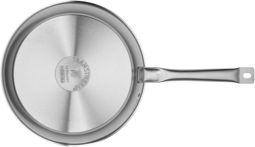 Gourmet Plus stekepanne 28 cm rustfritt stål induksjon - WMF montert på komfyr