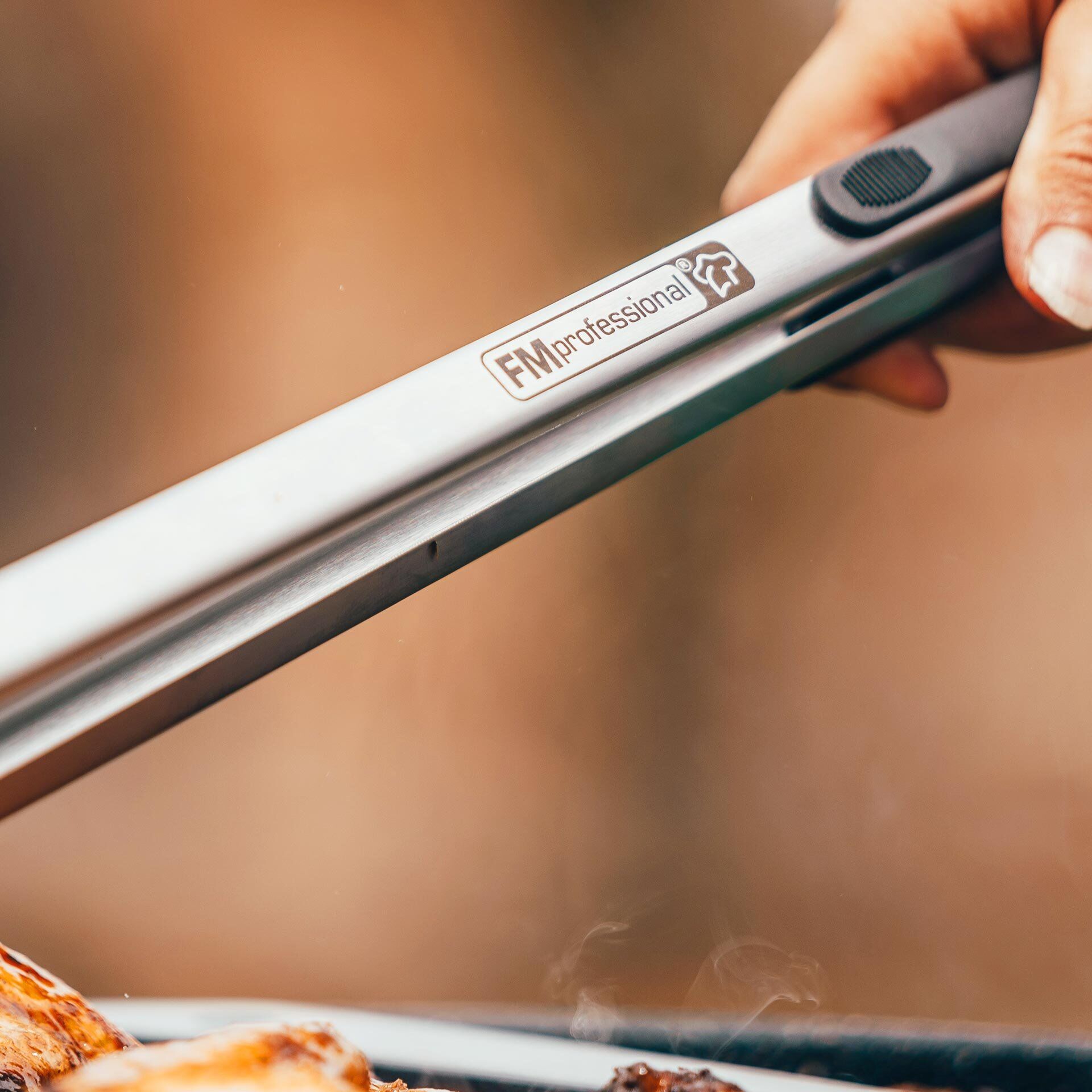 Grilltang XXL rustfritt stål 45 cm - FMprofessional montert på krok