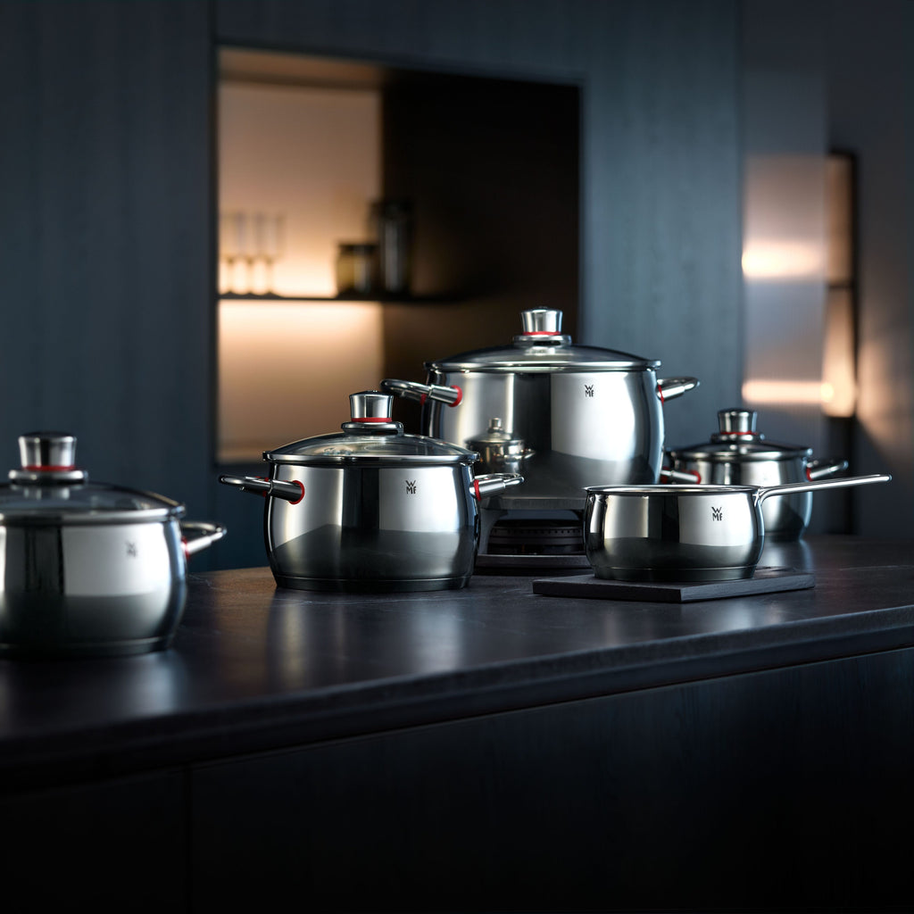 Grytesett Quality One 5-delt rustfritt stål induksjon - WMF detalj av håndtak