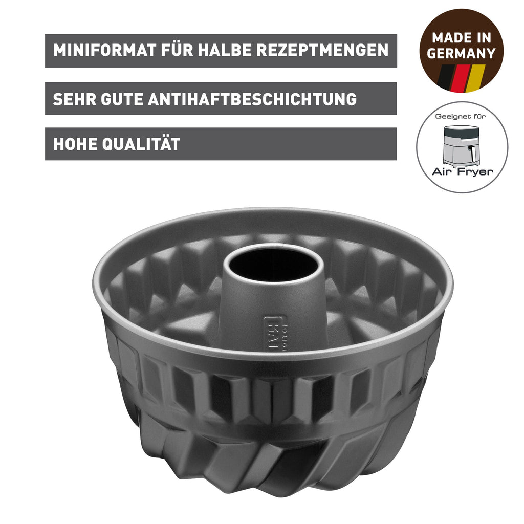 Nærbilde av Gugelhupfform mini 16 cm non-stick - Kaiser formens kant
