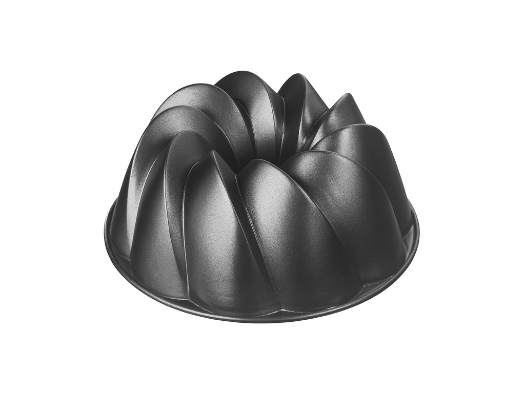 Montert Gugelhupfform svungen design 25 cm non-stick - Kaiser på kjøkkenbenk