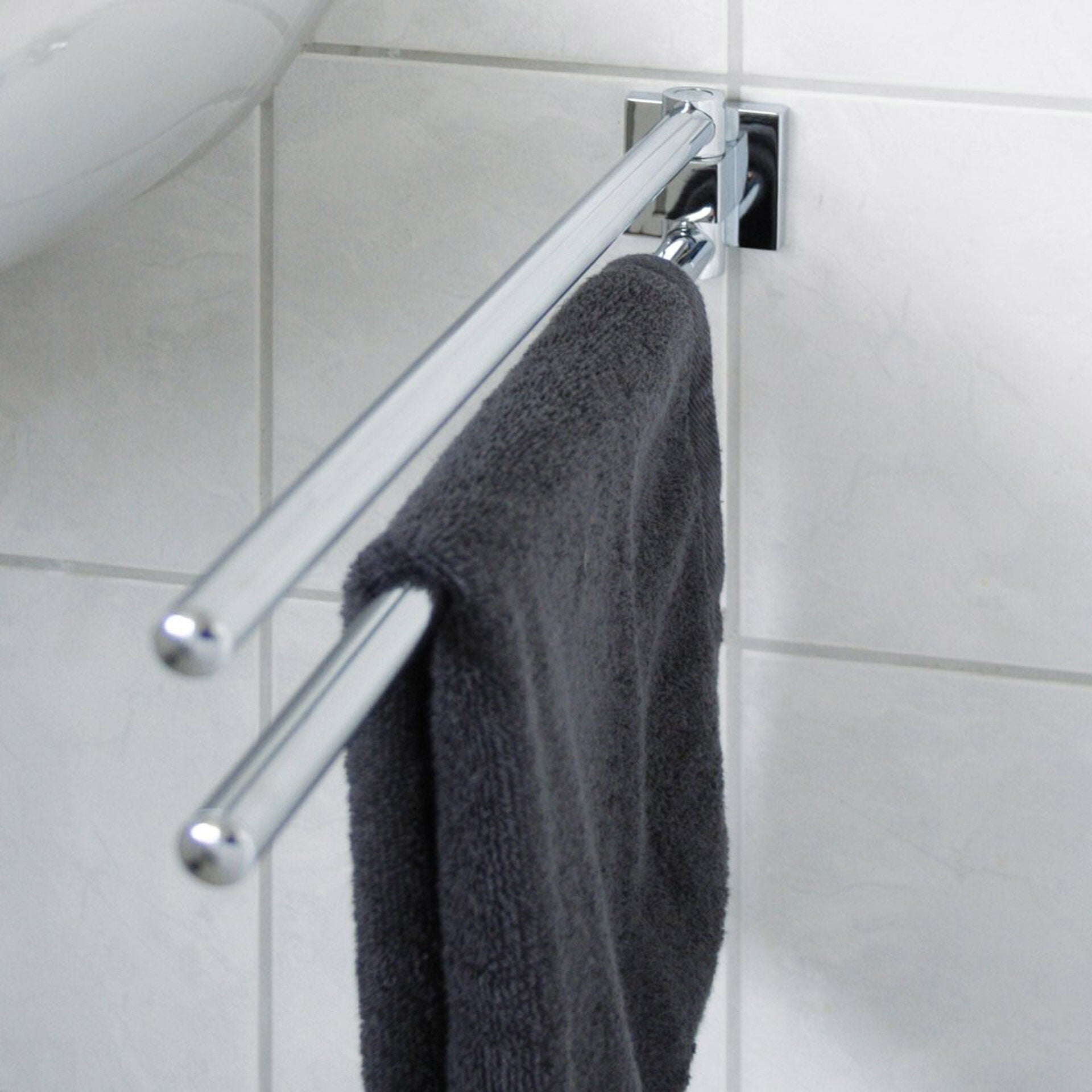 Håndkleholder 2-armet 47 cm krom Mare bakside