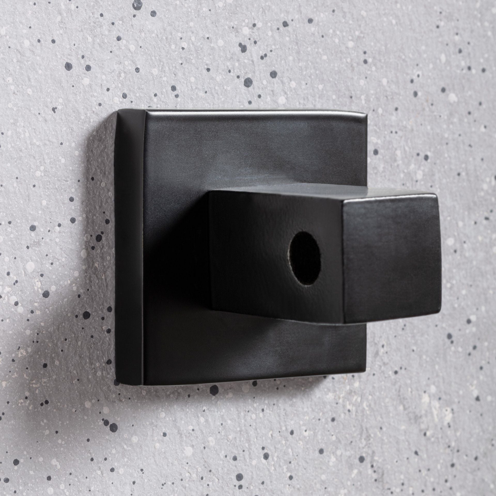 Håndkleholder 2-armet 47 cm svart New York - Fackelmann detalj
