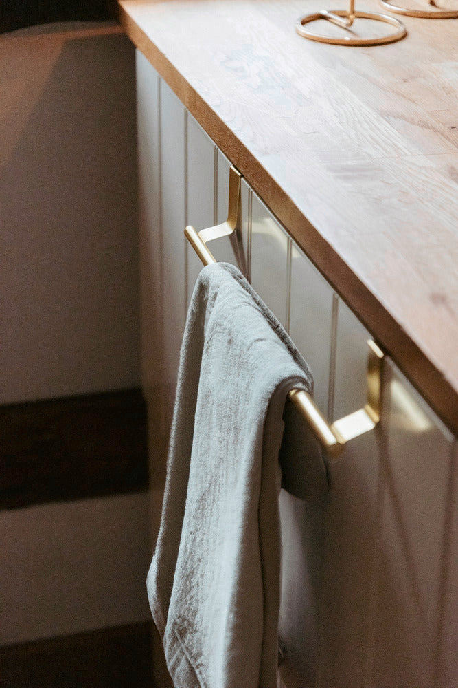 Nærbilde av Håndklestang teleskop for dør gull rustfritt stål 22-35 cm - Wenko