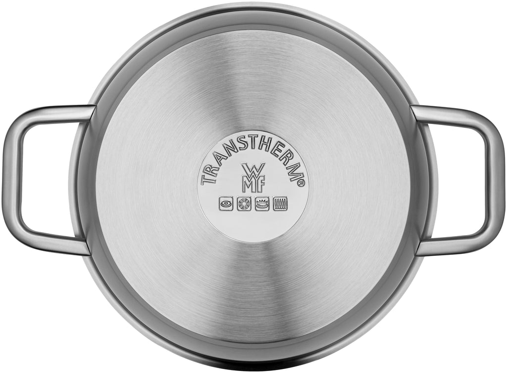 Nærbilde av Iconic gryte med lokk 22 cm rustfritt stål WMF lokk