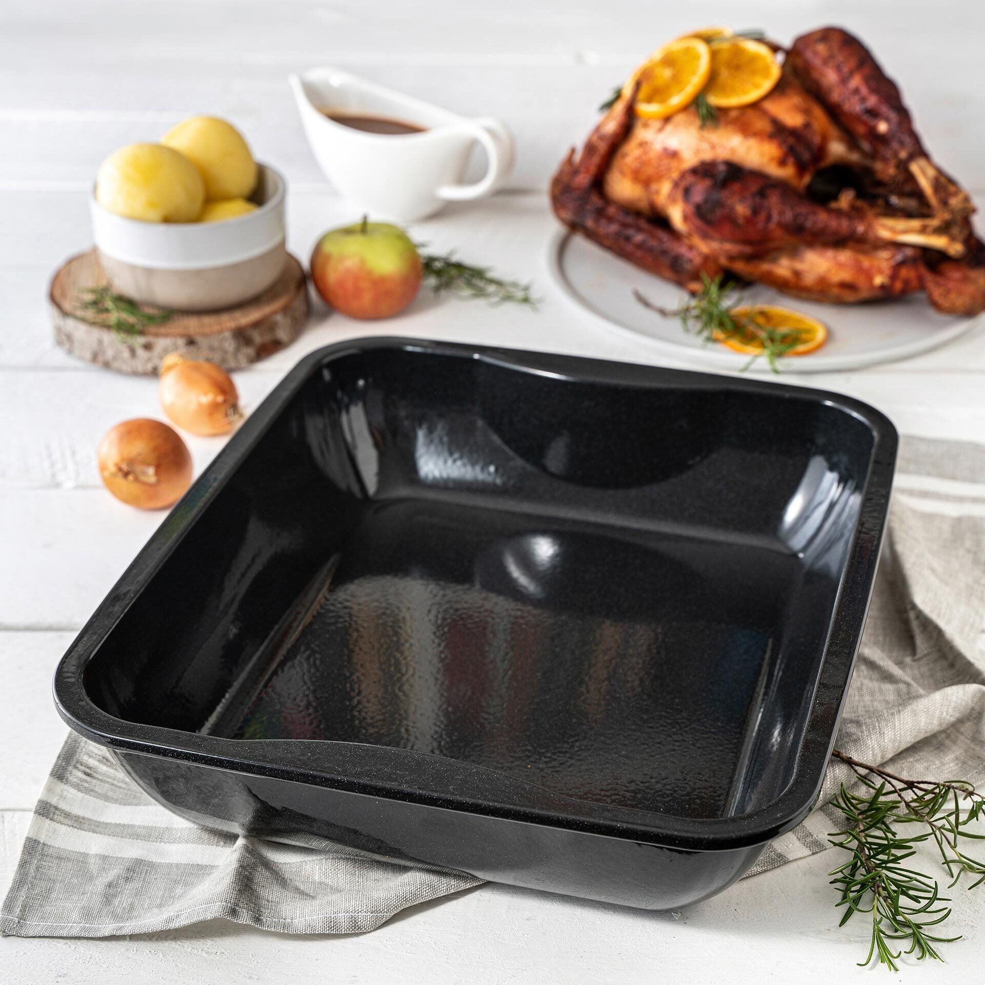 Nærbilde av diamant-emaljert overflate på Ildfast form XXL emaljert 40x34 cm 7,1 L