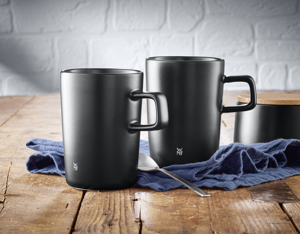 Kaffekopp sett 2 stk stentøy svart matt 0,25 L Kineo i bruk