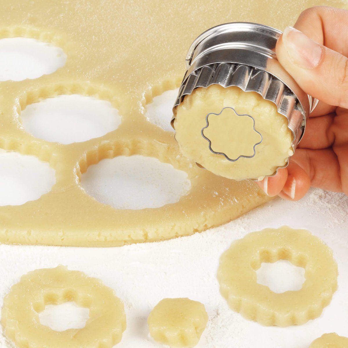 Nærbilde av Kakeutstikker Linzer Ø5,5 cm rustfritt stål 3 stk - Zenker