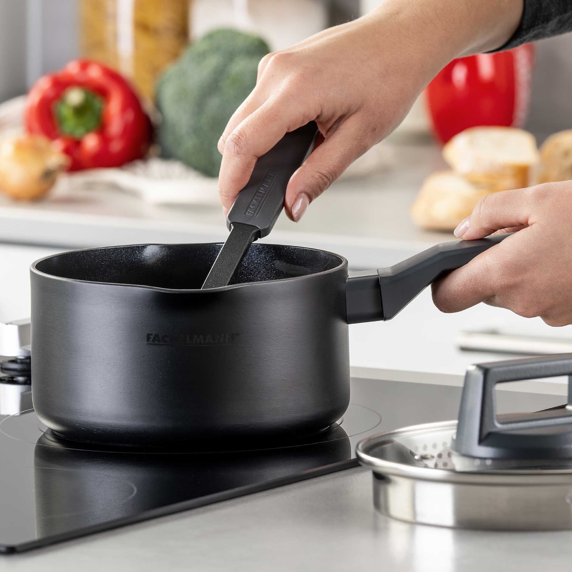 Kasserolle med skaft Ø16 cm non-stick keramikk aluminium fra Fackelmann bakside