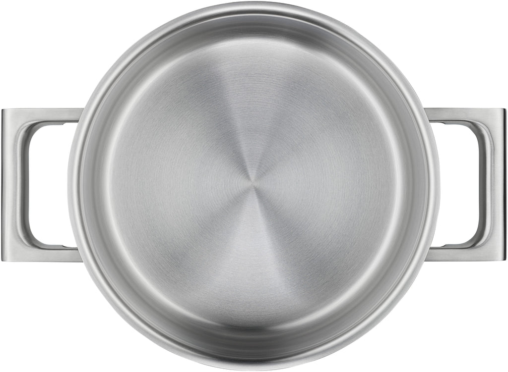 Detaljbilde av håndtak på Kjele med lokk 20 cm rustfritt stål Ultimate Cool+ 3,4 L - WMF