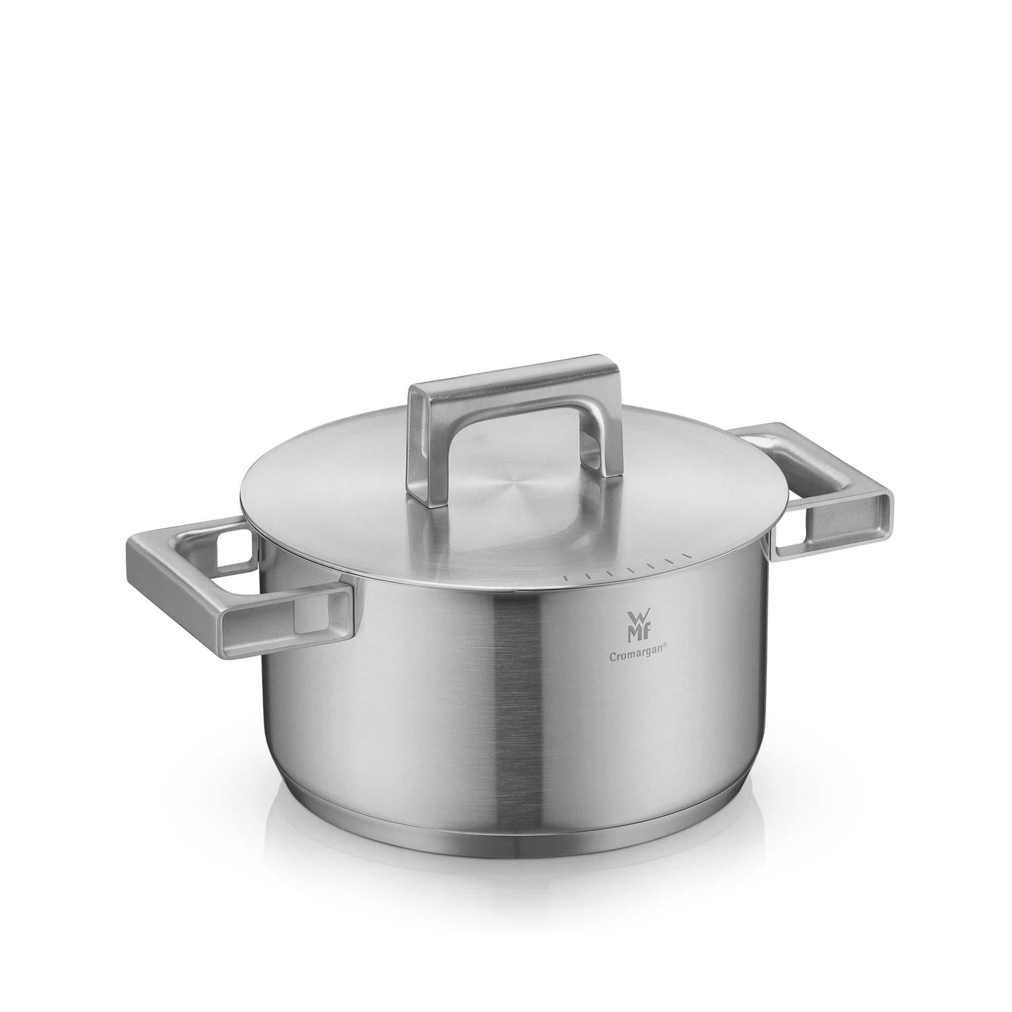 Kjele med lokk 20 cm rustfritt stål Ultimate Cool+ 3,4 L - WMF forfra