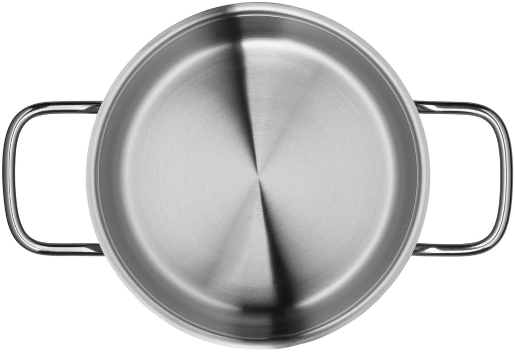 Kjele med lokk Diadem Plus rustfritt stål 16 cm montert på kokeplate