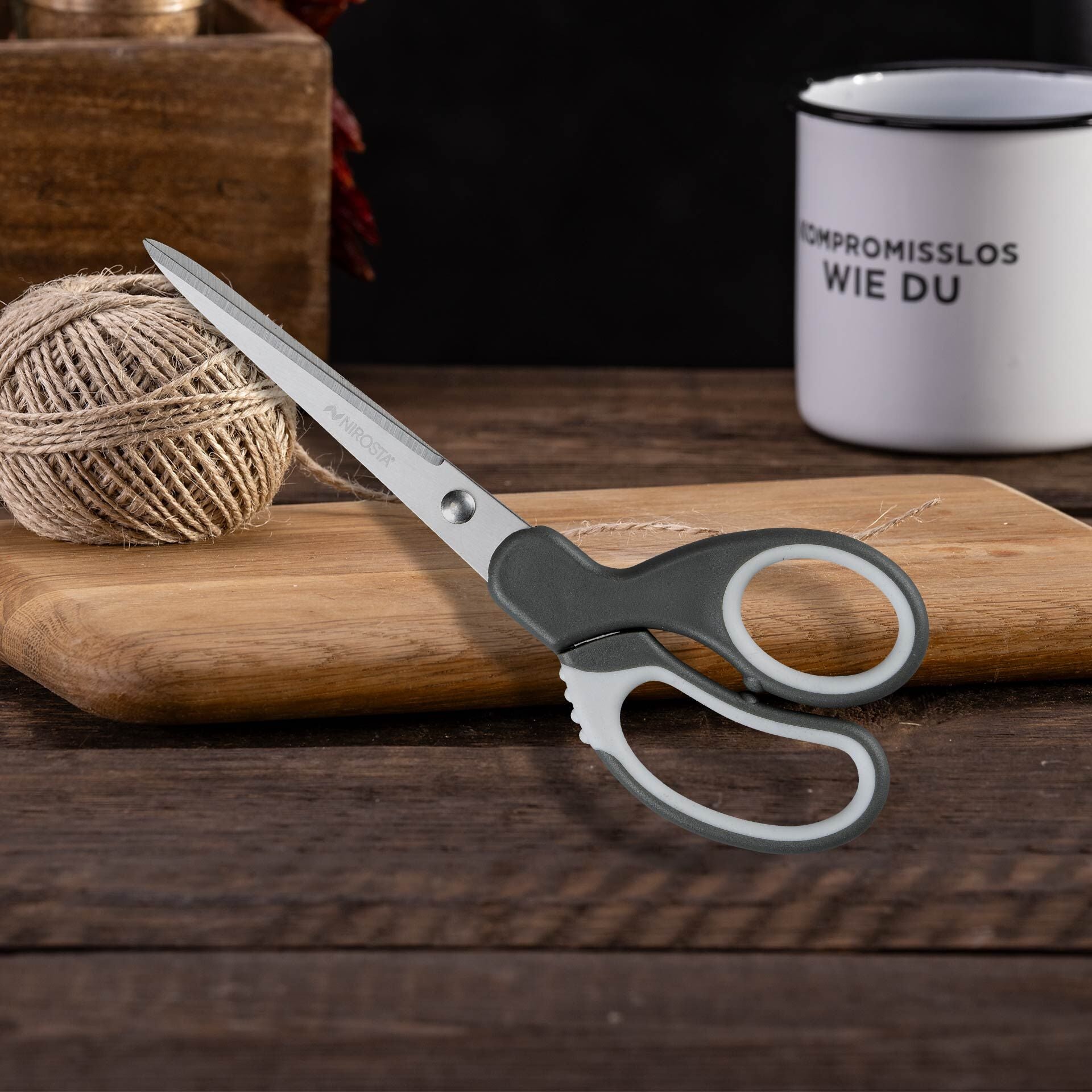 Bakside av Kjøkkensaks 22 cm rustfritt stål med soft-grip - Nirosta