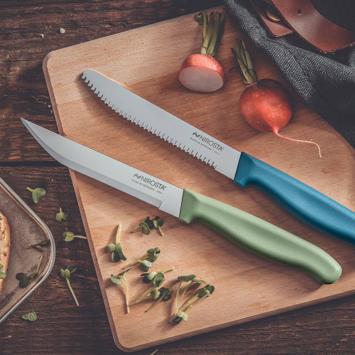Knivset 2-delt frokost- og universalkniv grønn/blå bakside