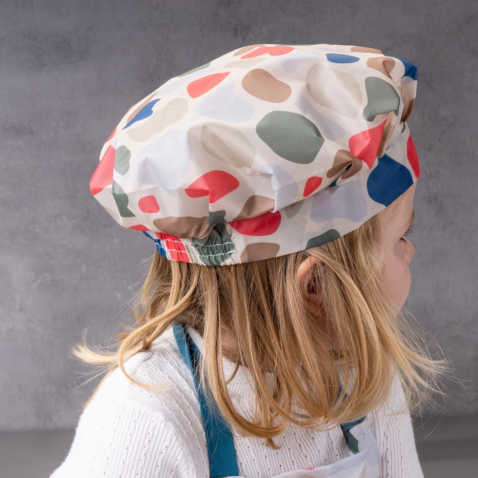 Kokkehatt for barn fargerik polyester 16×25 cm bakside