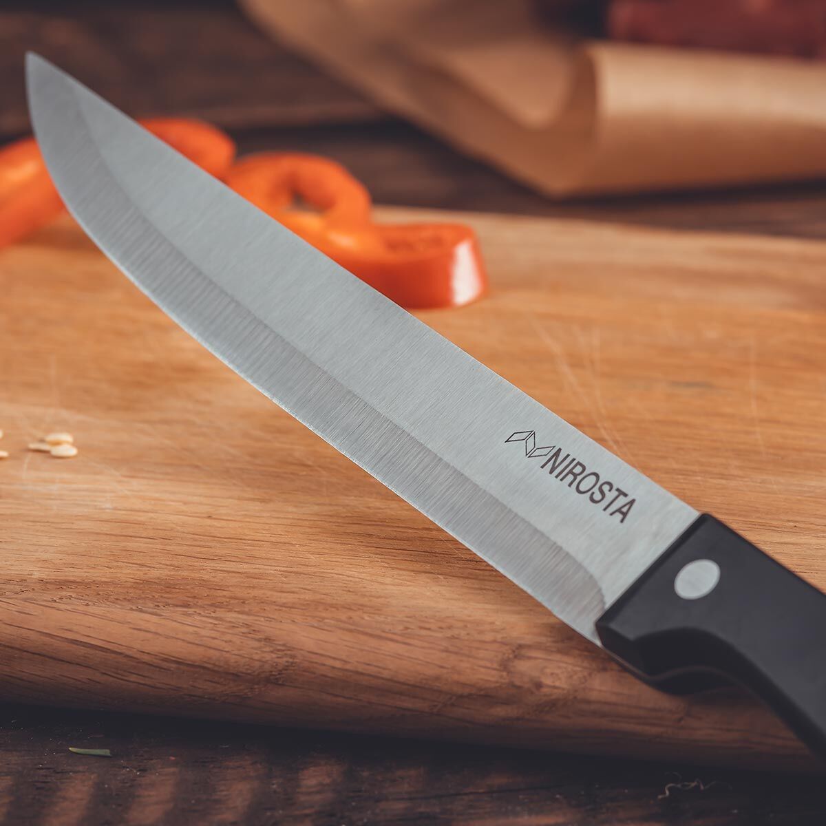 Detalj av ergonomisk grep på Kokkekniv 18 cm rustfritt stål - Nirosta