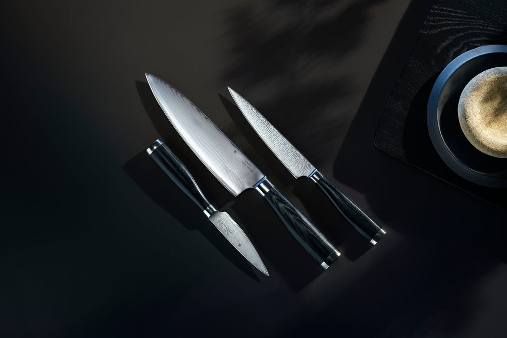 Kokkekniv 20 cm Yari japansk damaskusstål 67 lag - WMF montert på skjærefjøl