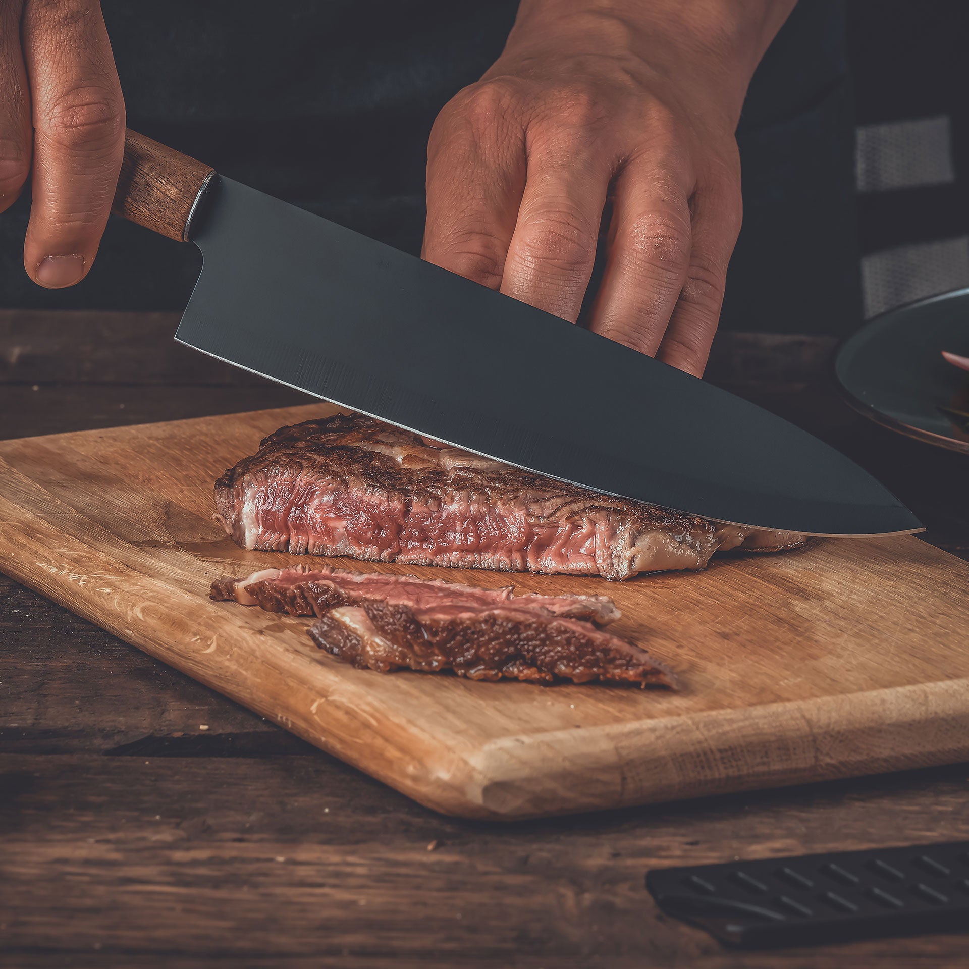 Detaljbilde av blad på Kokkekniv Flow 20,5 cm rustfritt stål med akasieskaft