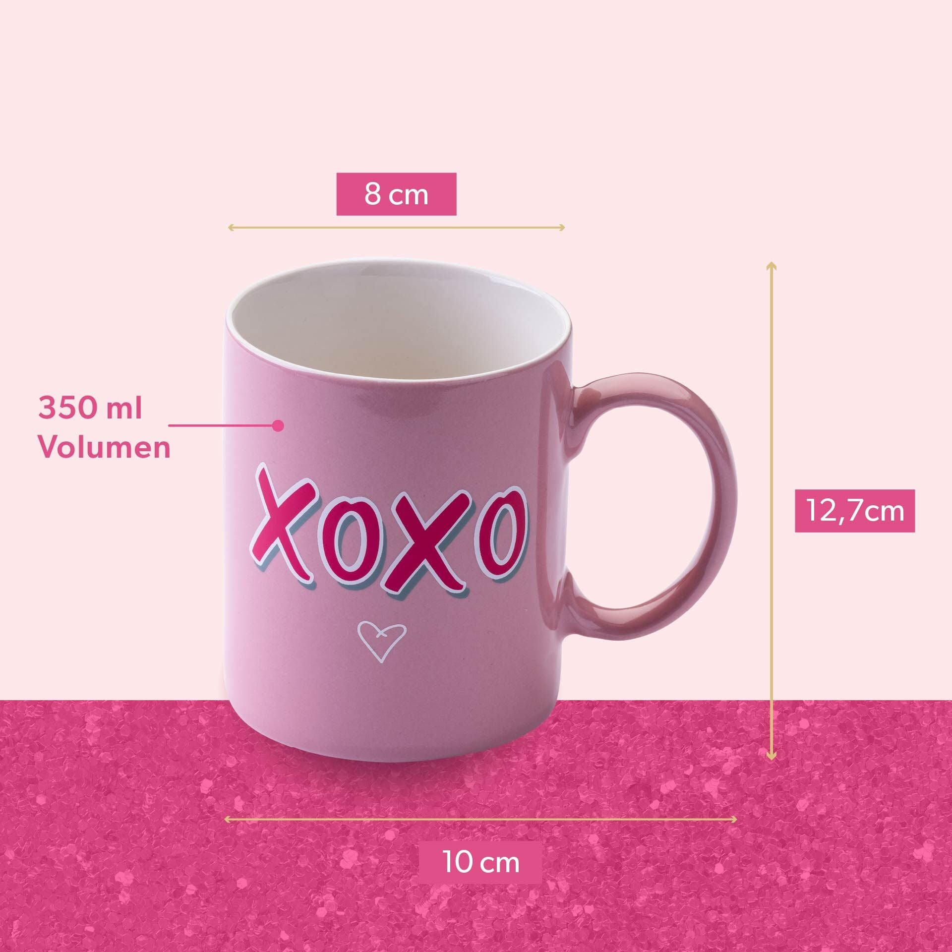 Detalj av "XOXO" skrift på kopp rosa keramikk 350 ml Paris Hilton