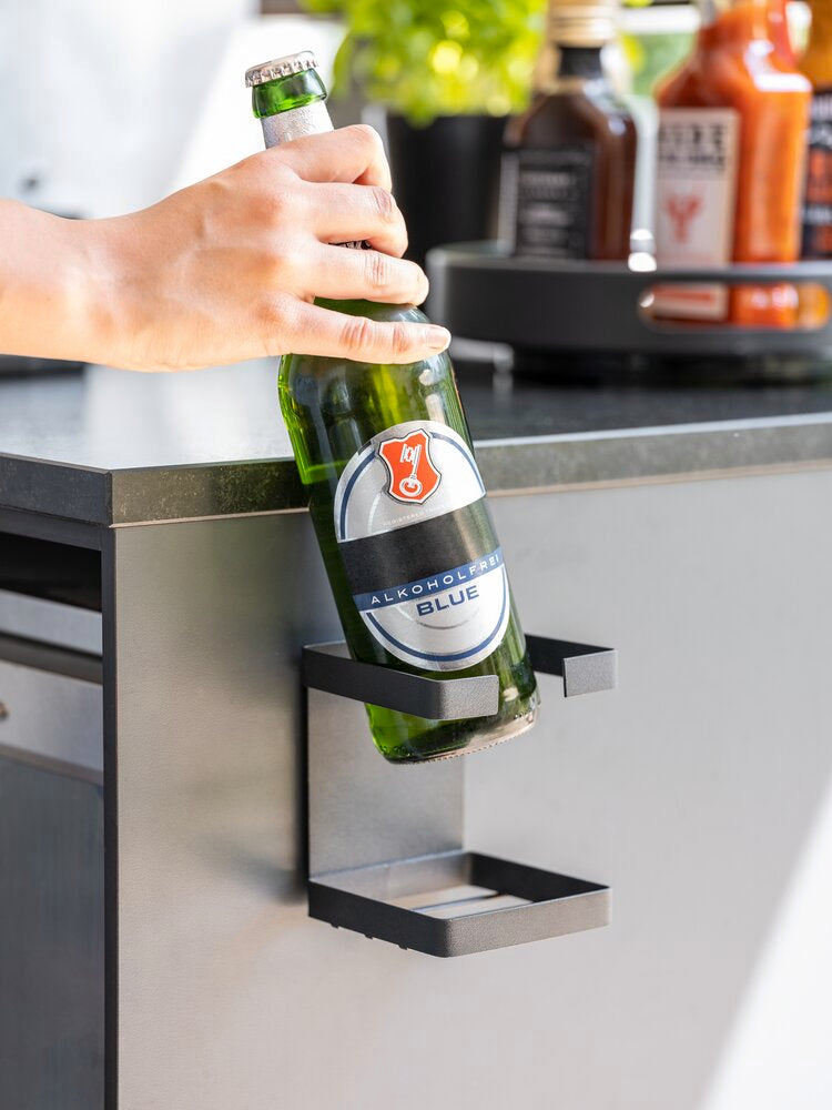 Detaljbilde av magnetisk flaskeholder Ima pulverlakkert metall svart