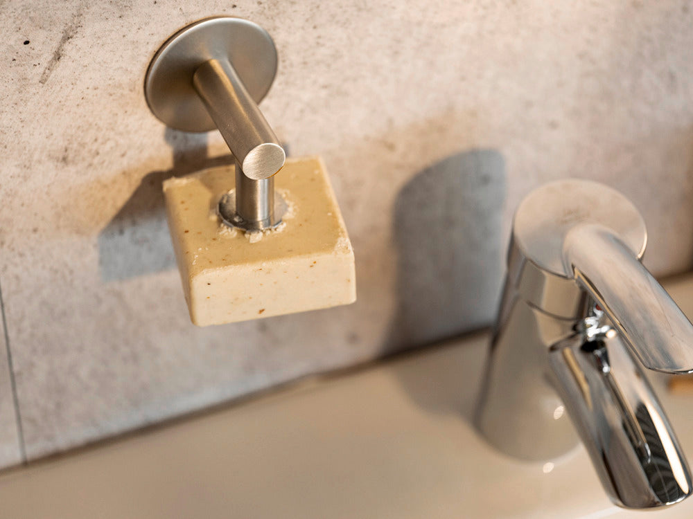Magnetisk såpeholder rustfritt stål matt borrefri - Wenko med såpe