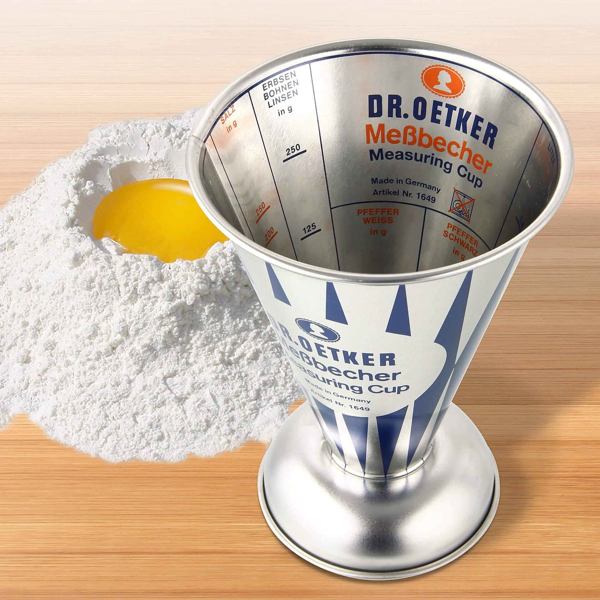 Detalj av Målebeger nostalgisk 0,5 L hvitblikk Ø11 cm