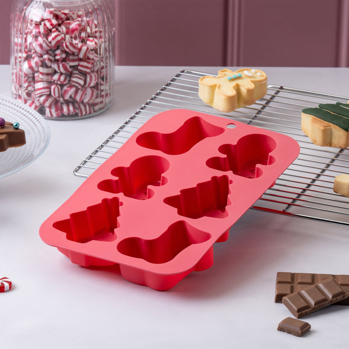 Minikakeform silikon 6 hull julemotiv rød 25,8x16,7 cm - Zenker sett ovenfra med alle seks julemotivene