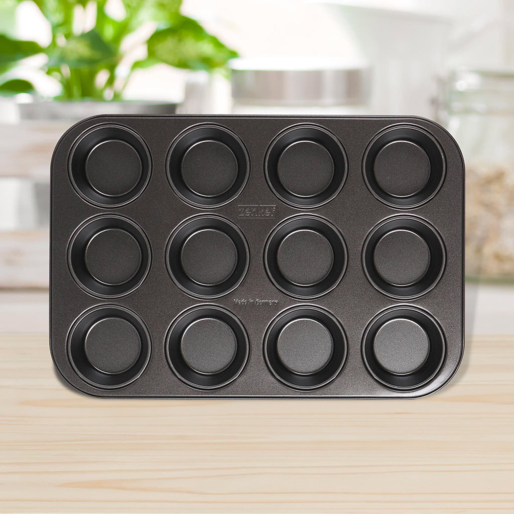 Muffinsform 12 kopper non-stick 38,5x26,5 cm - Zenker nærbilde av non-stick belegg